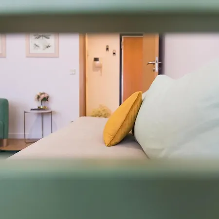 Two Steps - By Tonsdeverde Apartment